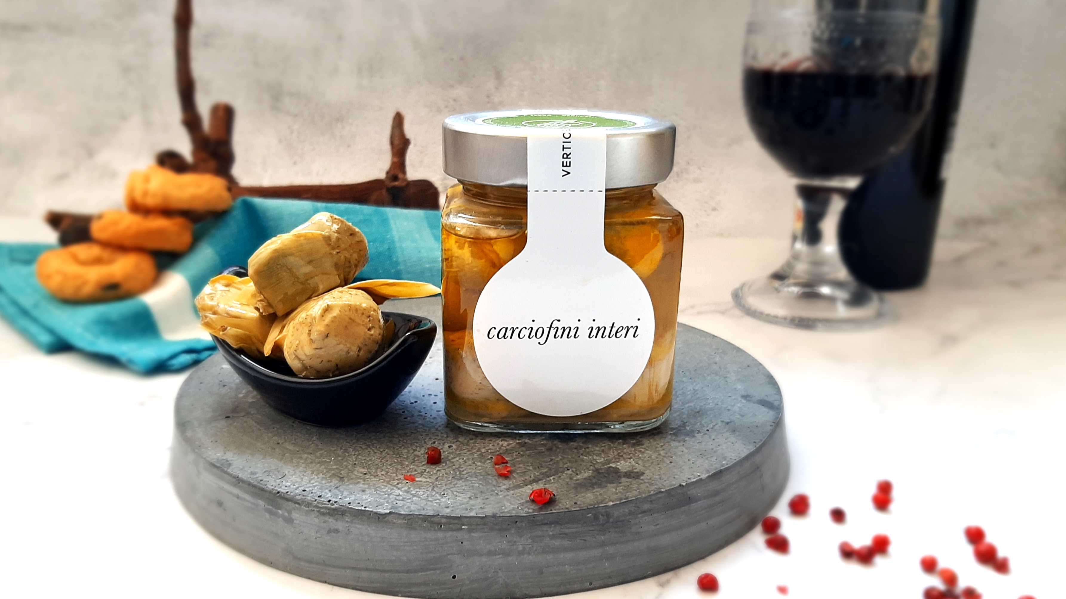 ganze Artischocken in Olivenöl