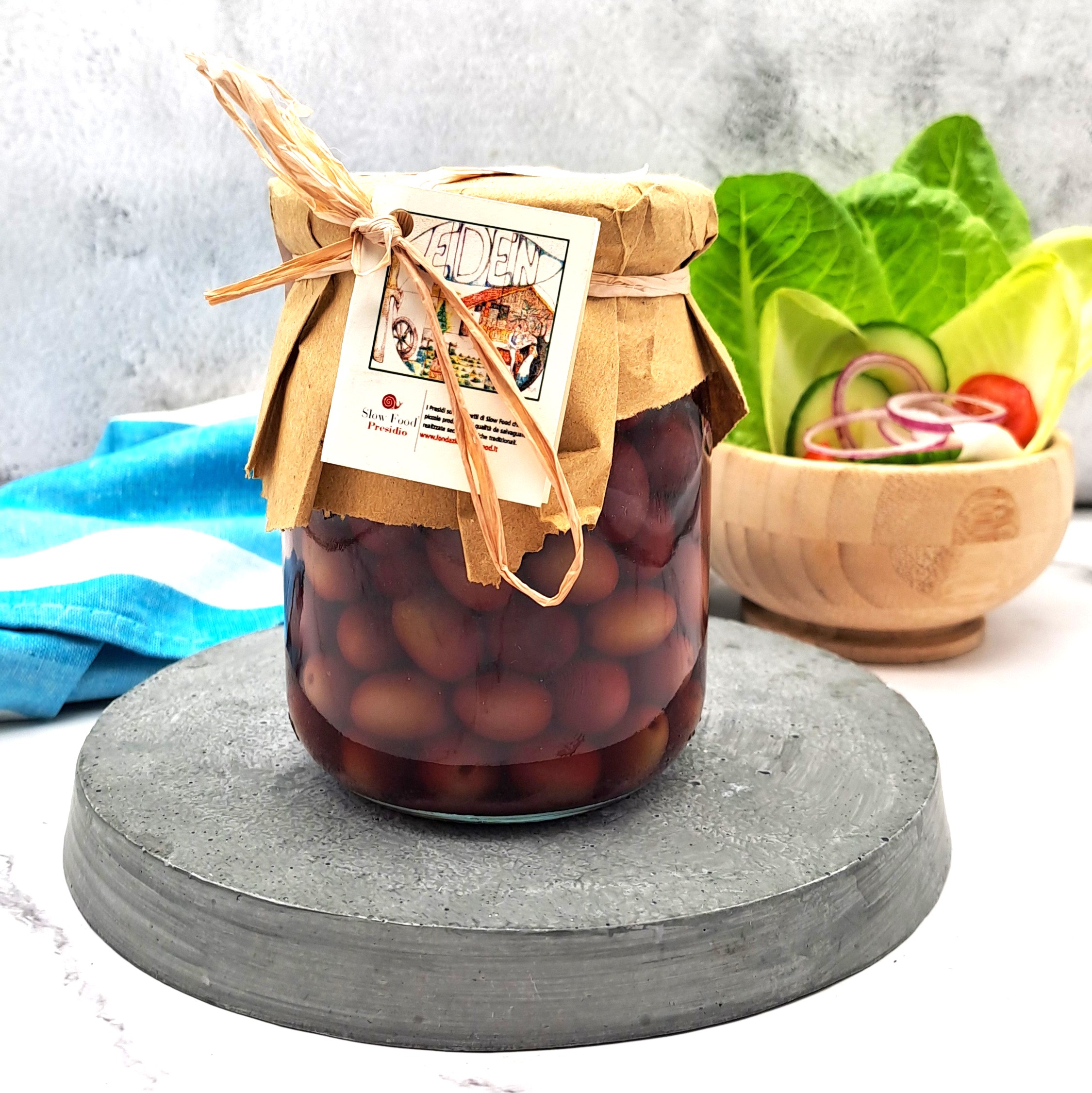 Caiazzane-Oliven in Salzwasser